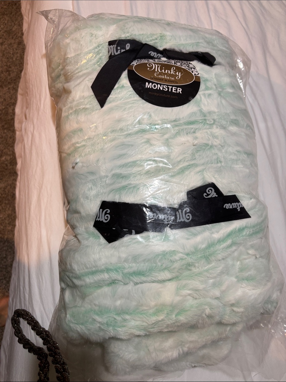 Minky Couture Plush Faux Fur Throw Blanket - Mint Green  60x72 Monster size - Picture 2 of 3